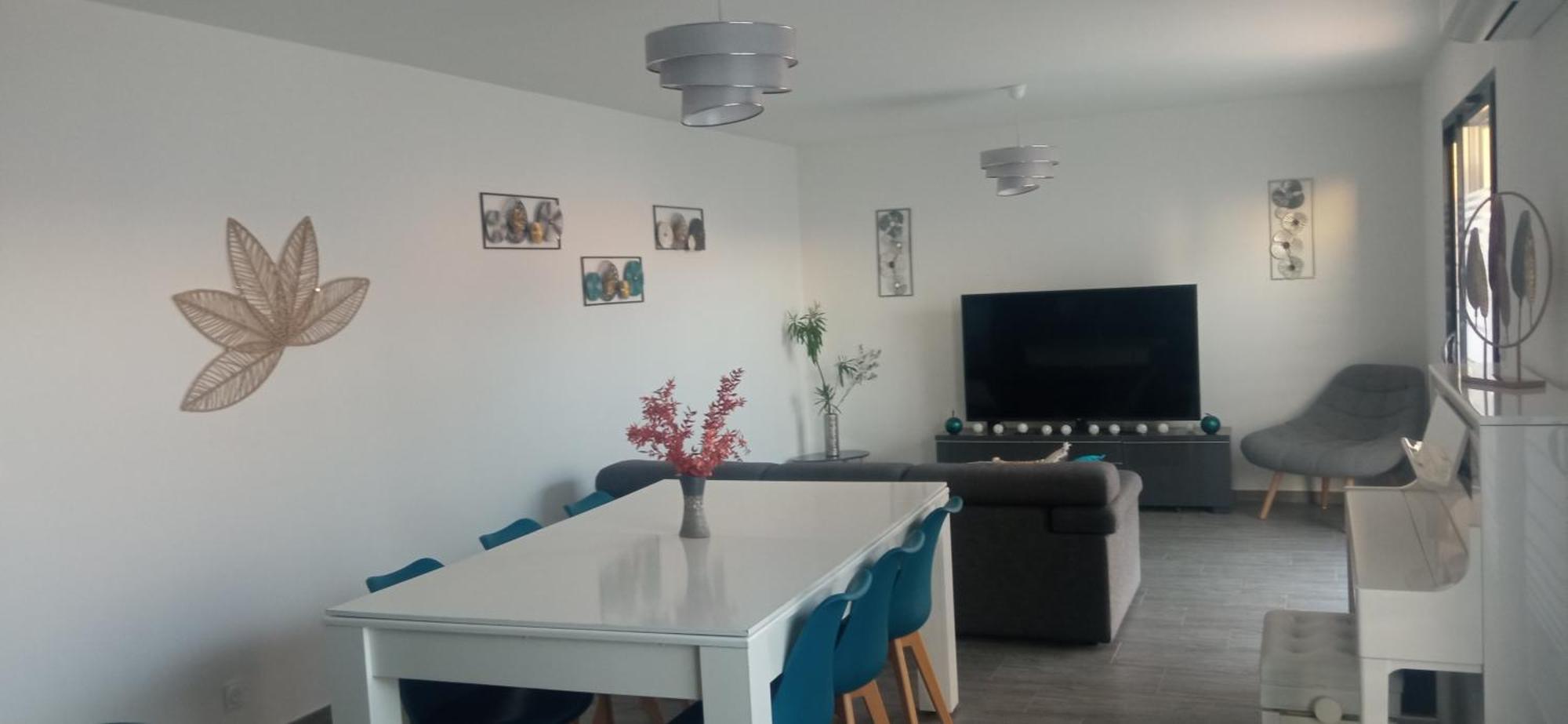 Location Saisonniere * Uzes